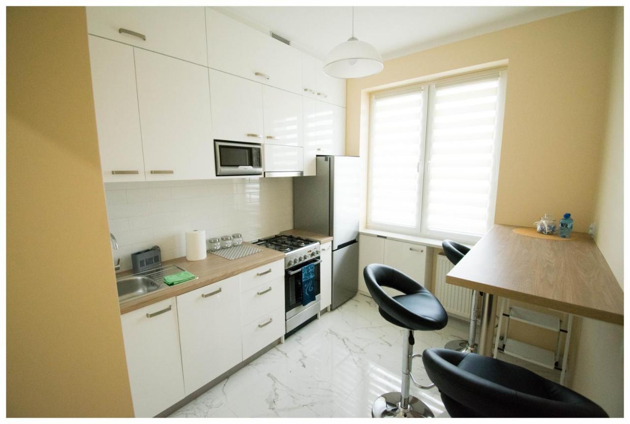 Apartment Color 24 Iii